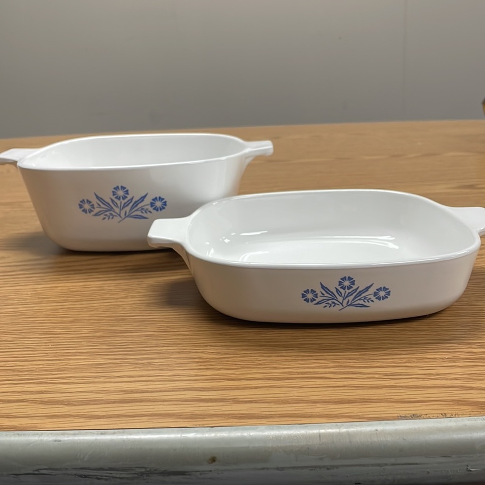 Two pieces Corning Ware Blue Cornflower Square Casserole - 1 1/2 Quart,7” No Lid